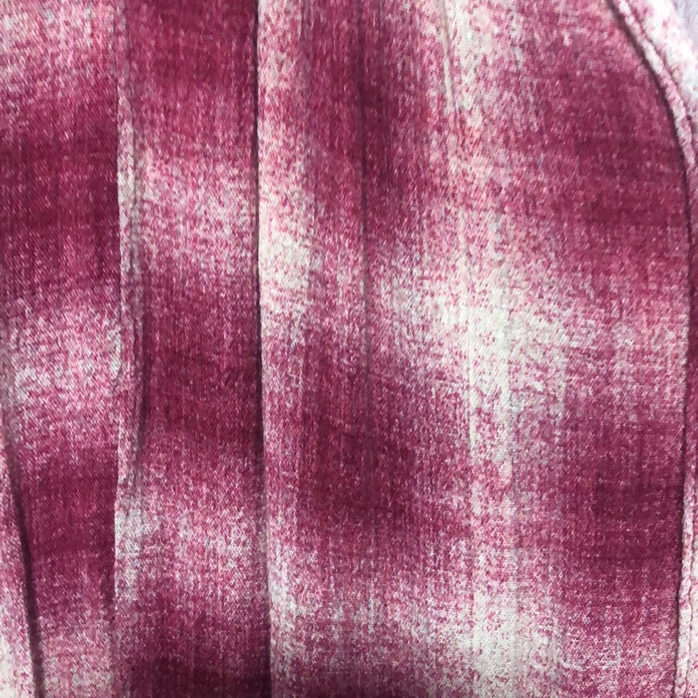 Raspberry blouse - Picture 3 of 3